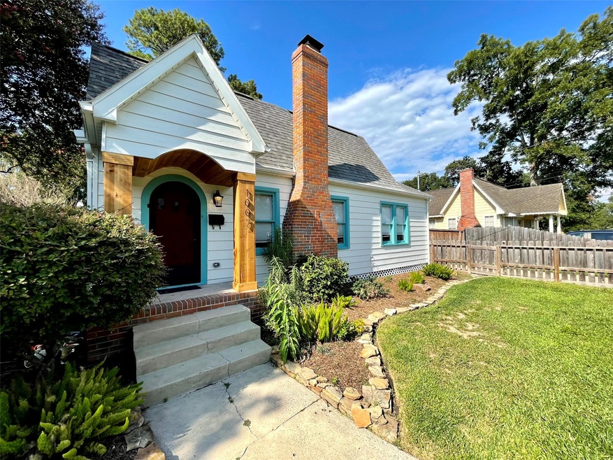 1007 Avenue of Oaks St, Houston, TX 77009 - photo 1