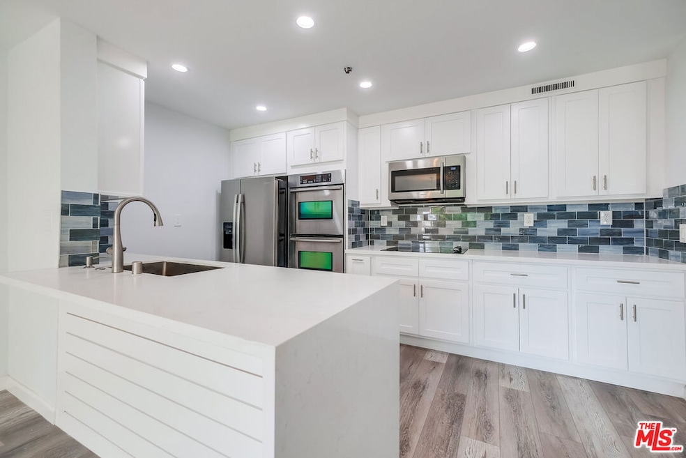 La Casita Condominium unit 102, Redondo Beach, CA 90277 - photo 1