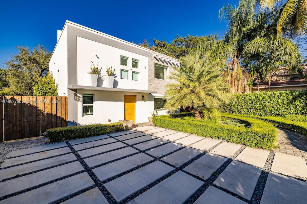 275 NE 89th St, El Portal, FL 33138 - photo 1