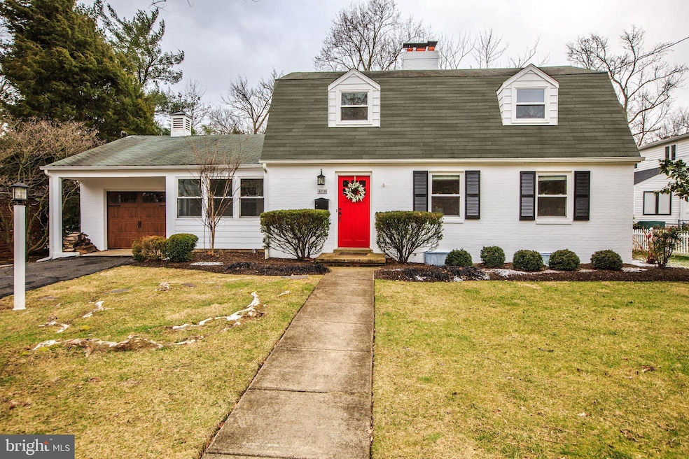 608 W Taylor Run Pkwy, Alexandria, VA 22314 - photo 1