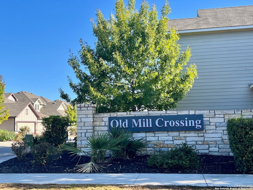 720 Gristmill Dr unit 19B, New Braunfels, TX 78130 - photo 1