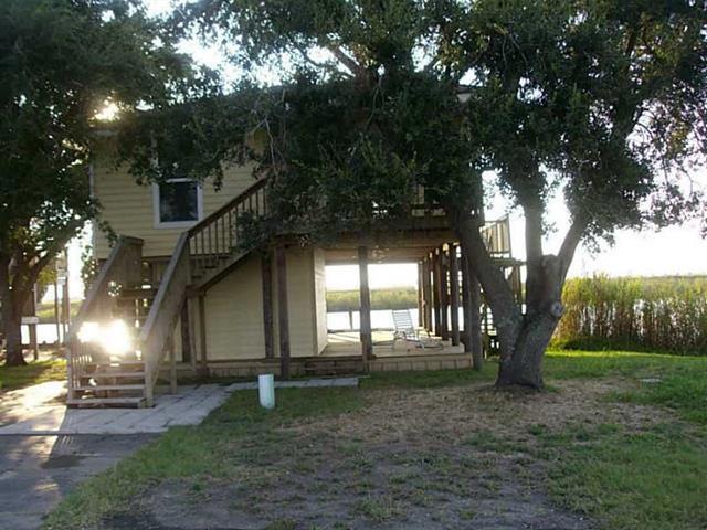 Facade/Exterior Front.