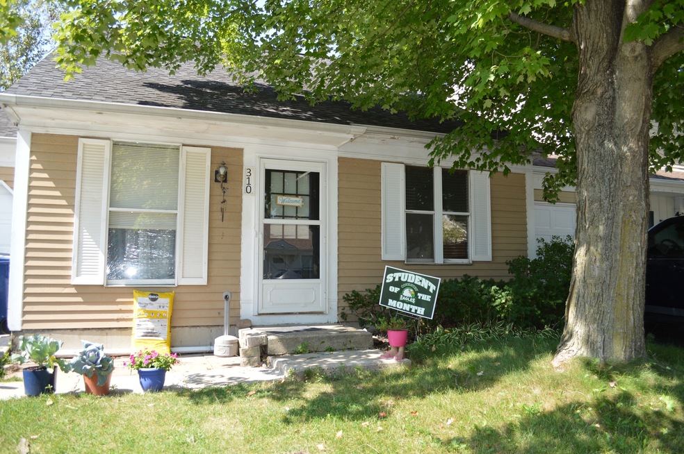 310 Golf Ln unit 310, Algonquin, IL 60102 - photo 1