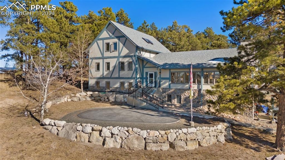 Custom Home on 41 Acres!