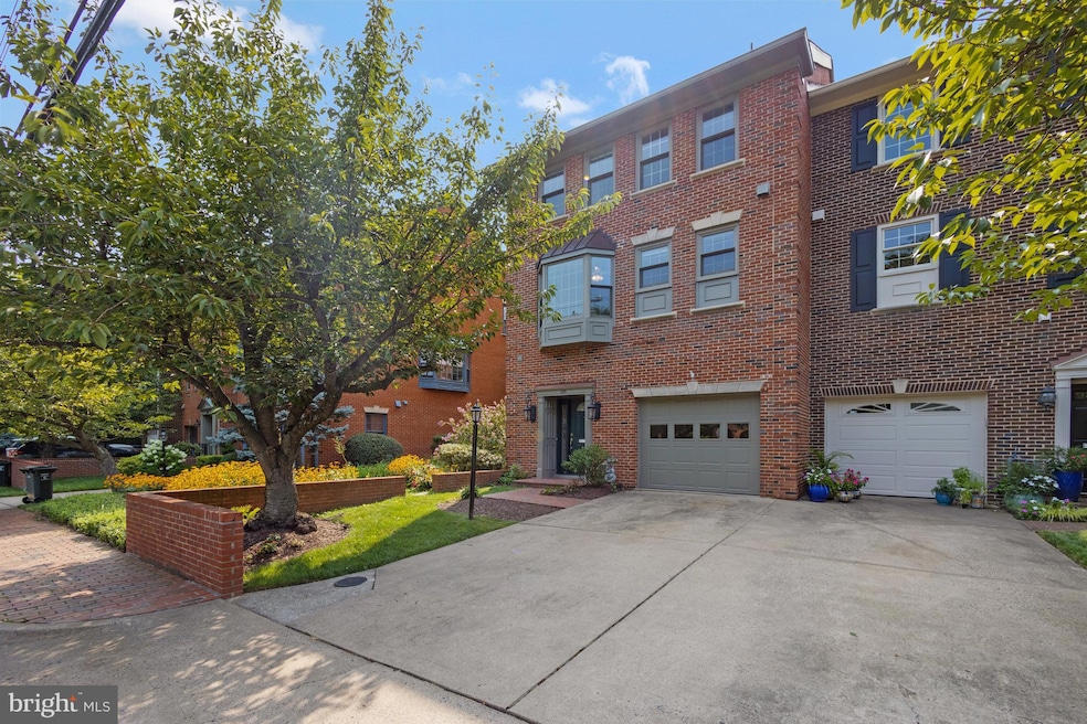 220 Little Falls St, Falls Church, VA 22046 - photo 1