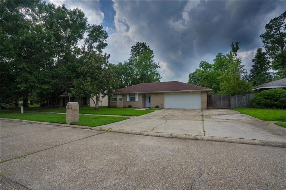 218 Canberra Ct, Slidell, LA 70458 - photo 1