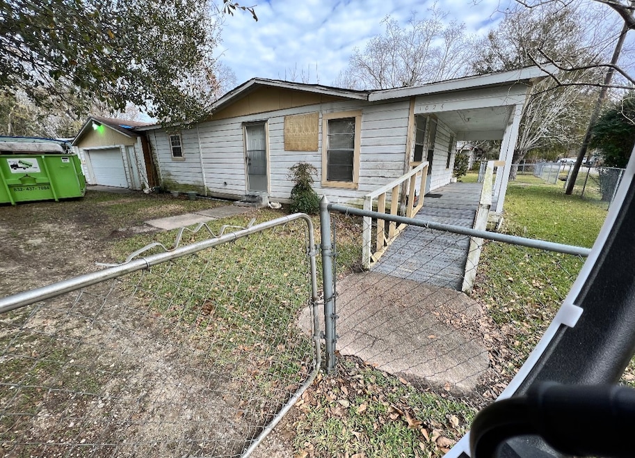 1026 Reverend b j Lewis Dr, Houston, TX 77088 - photo 1