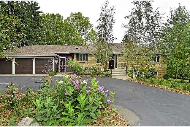 Spacious 5Br, 3ba, walkout on 4.85 beautiful lands