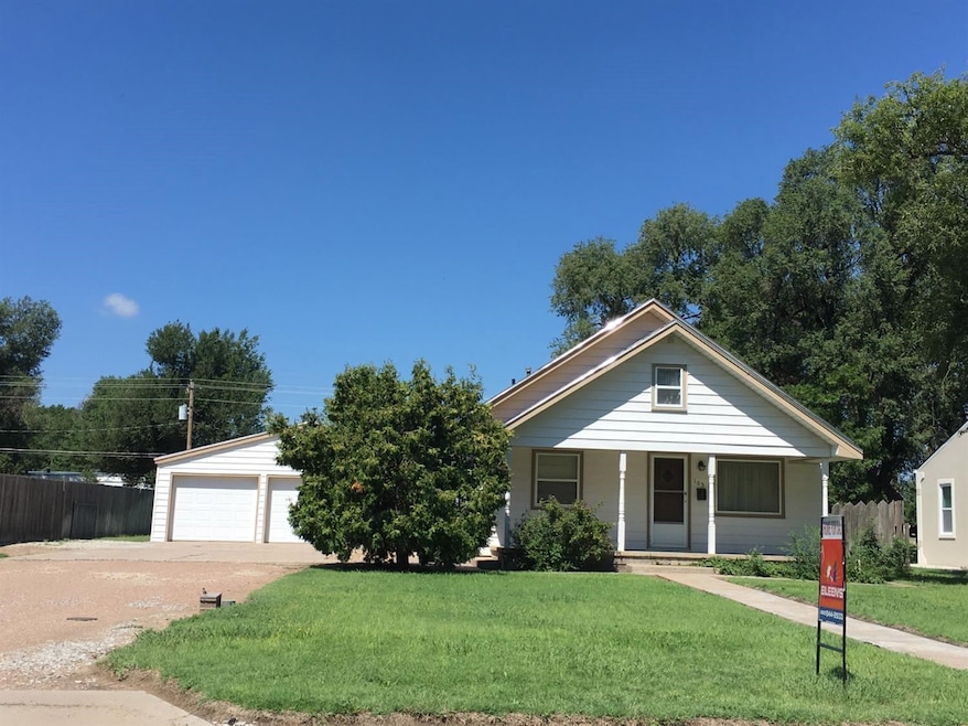 103 S Monroe St, Hugoton, KS 67951 - photo 1