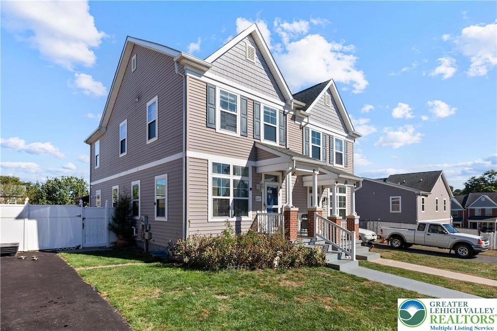 Pending $319,000 • Co-Listing Agent