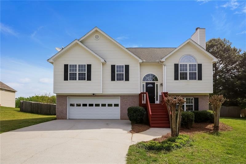 238 Legacy Dr, Hoschton, GA 30548 - photo 1