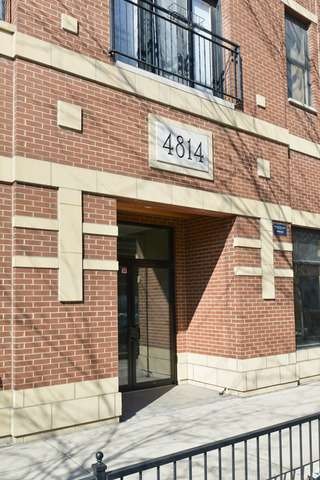 4814 N Damen Ave unit 202, Chicago, IL 60625 - photo 1