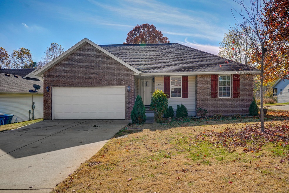 602 Oak Leaf Ct-23