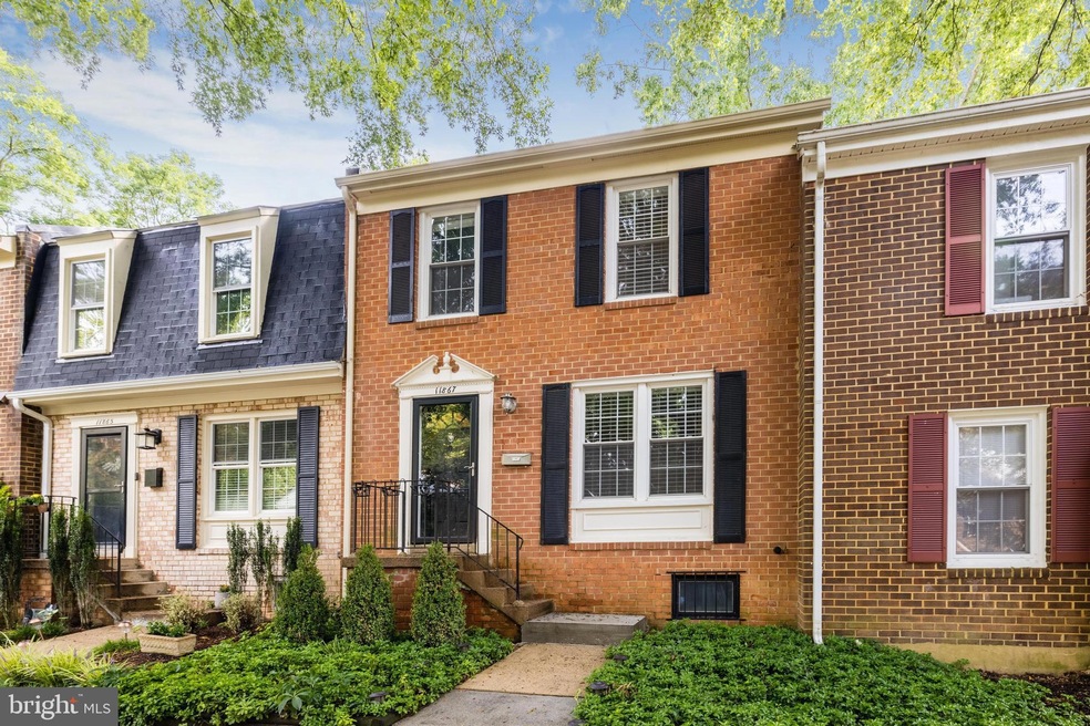 11867 Abercorn Ct, Reston, VA 20191 - photo 1