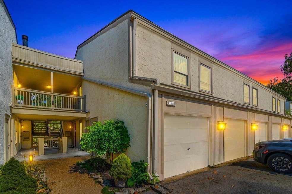 1214 Lake Shore Dr unit C, Columbus, OH 43204 - photo 1