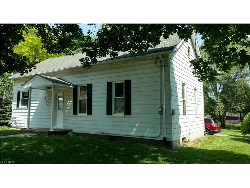 Nice curb appeal on this Dalton home.  Notice the 