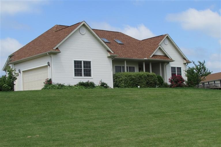 1568 Crestview Dr, La Porte, IN 46350 - photo 1