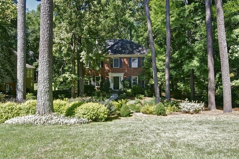 2259 Chimney Swift Cir, Marietta, GA 30062 - photo 1