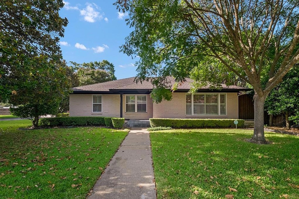 6828 Ravendale Ln, Dallas, TX 75214 - photo 1