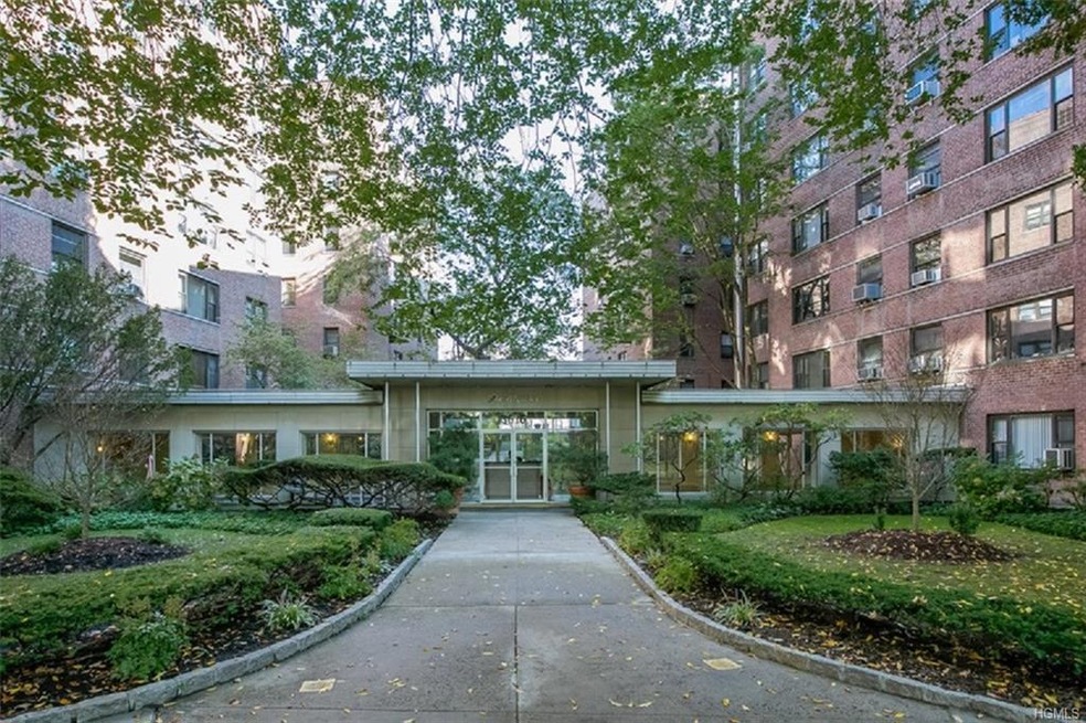 3616 Henry Hudson Pkwy unit 5GN, Bronx, NY 10463 - photo 1