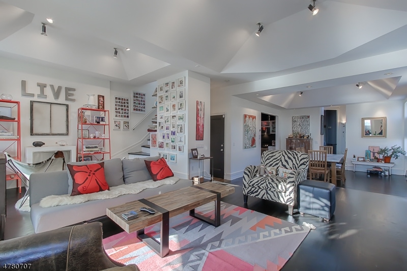 200 Highpoint Ave, Weehawken, NJ 07086 - photo 1