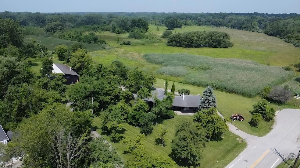 3345 Beach Rd, Port Huron, MI 48060 - photo 1