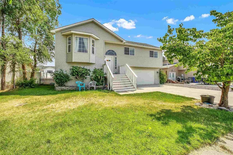 1118 N Tara Lee St, Medical Lake, WA 99022 - photo 1