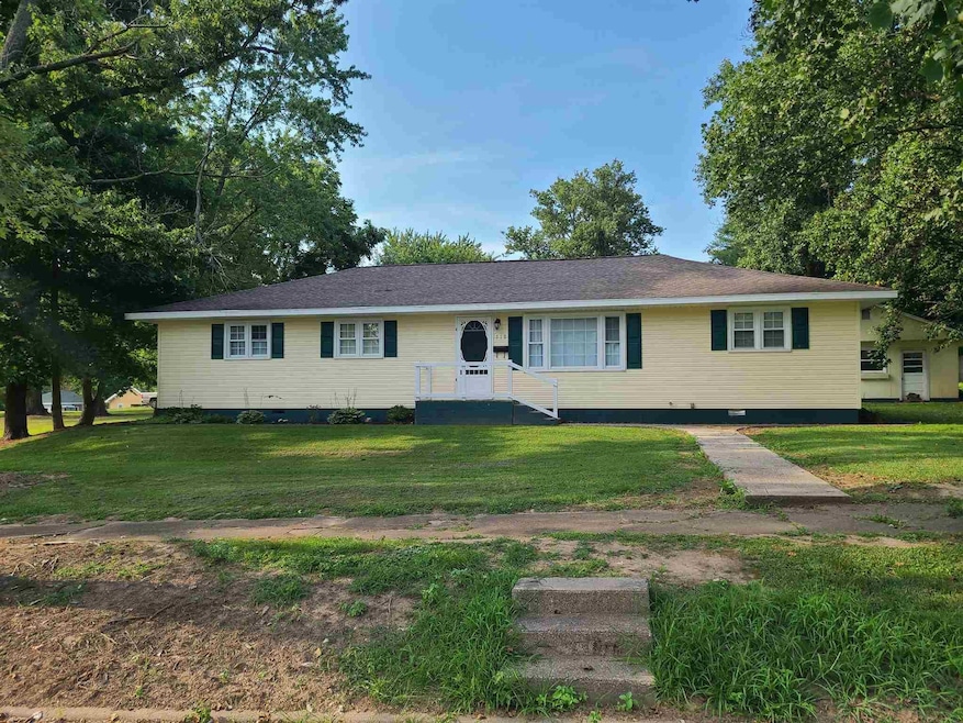 510 W 6th St, Bicknell, IN 47512 - photo 1