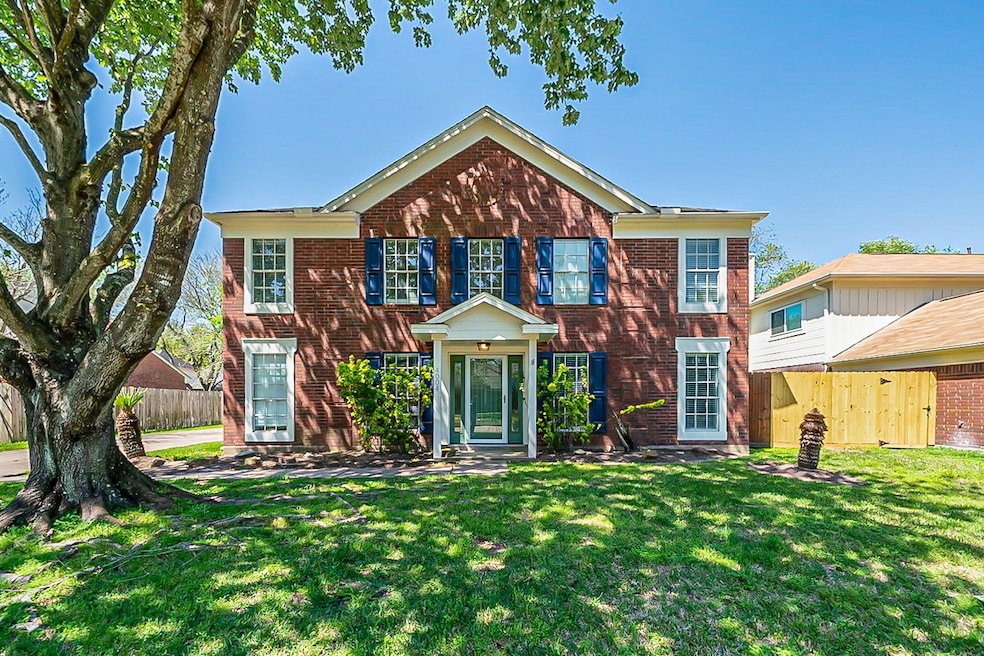 4004 Ashwood Dr, Pearland, TX 77584 - photo 1