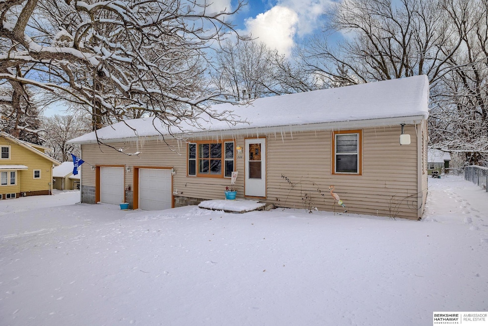 206 S Myrtle St, Hooper, NE 68031 MLS 22400996
