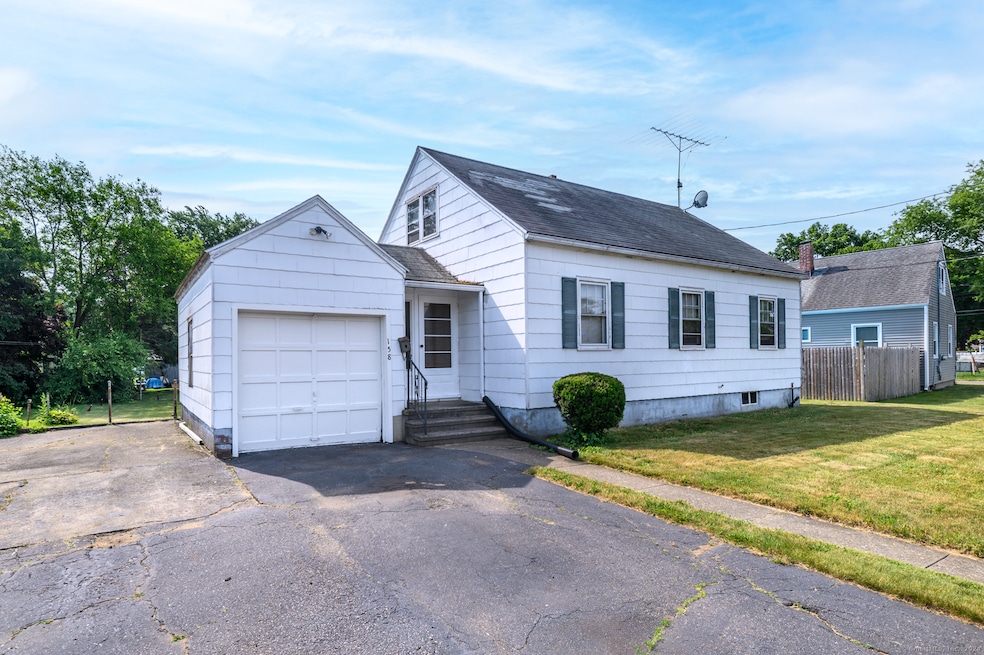 158 Hooker Rd, Bridgeport, CT 06610 - photo 1