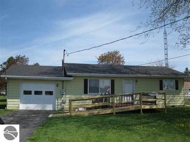 220 W Michigan Ave, Au Gres, MI 48703 - photo 1