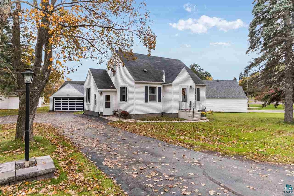 2320 Hillcrest Dr, Duluth, MN 55811 - photo 1