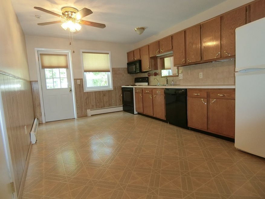 127 Litchfield Pines Dr unit B, Leominster, MA 01453 - photo 1