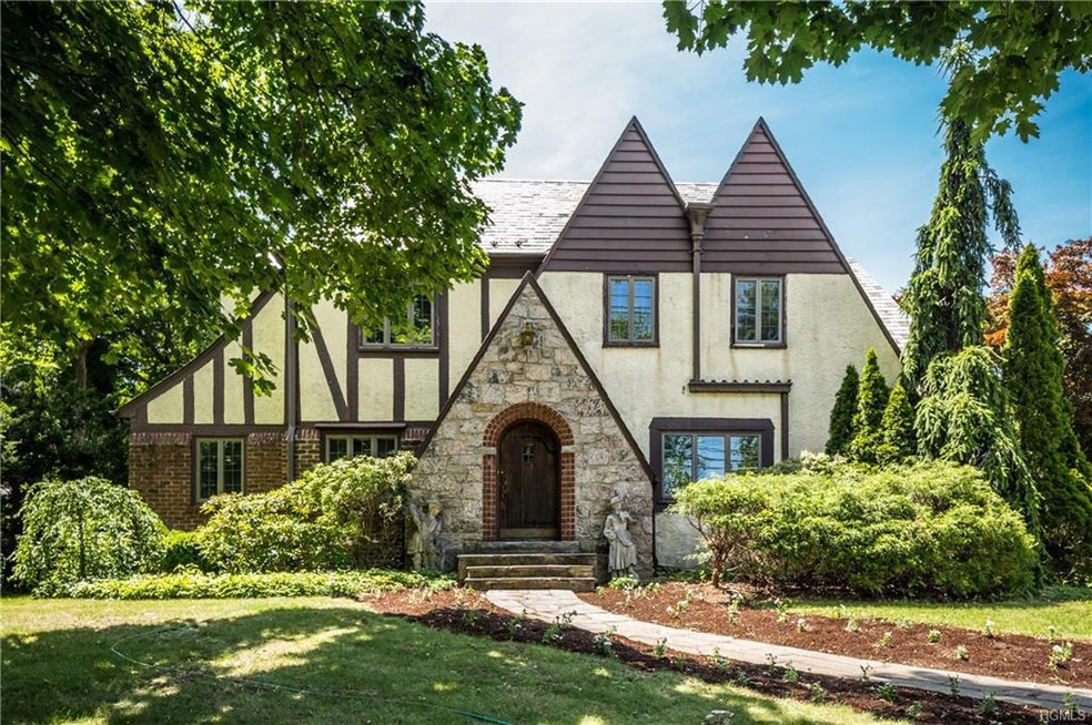 2 Mckinley St, Bronxville, NY 10708 - photo 1