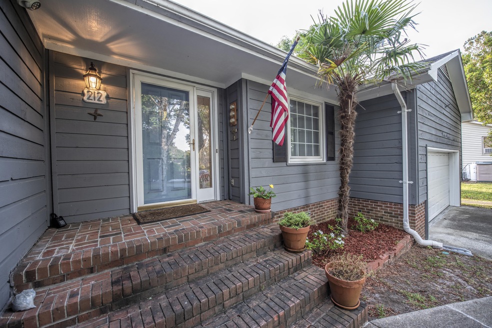 212 Outrigger Road