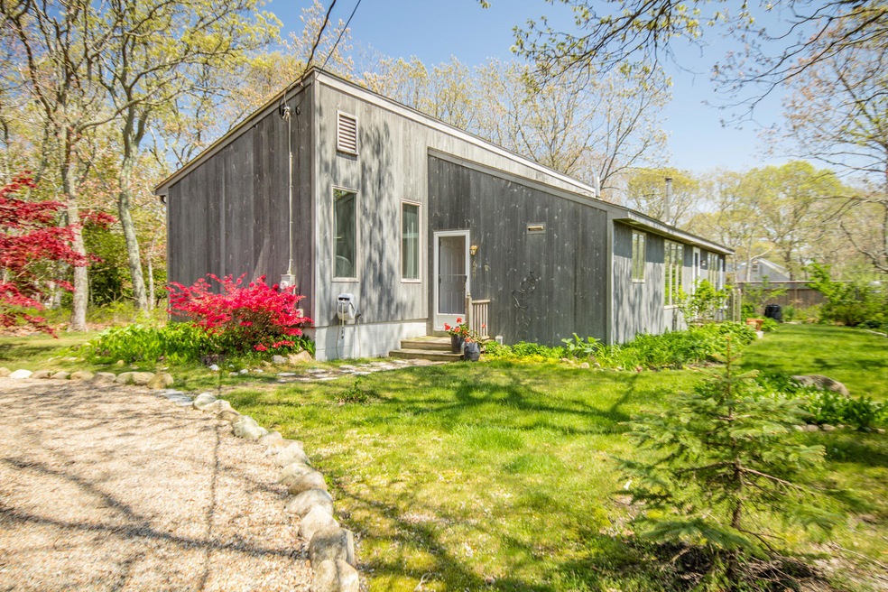 629 Edgartown Vineyard Haven Rd, Edgartown, MA 02539 - photo 1