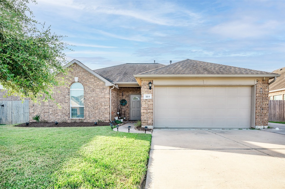3213 Birkhill Ct, Bay City, TX 77414 - photo 1