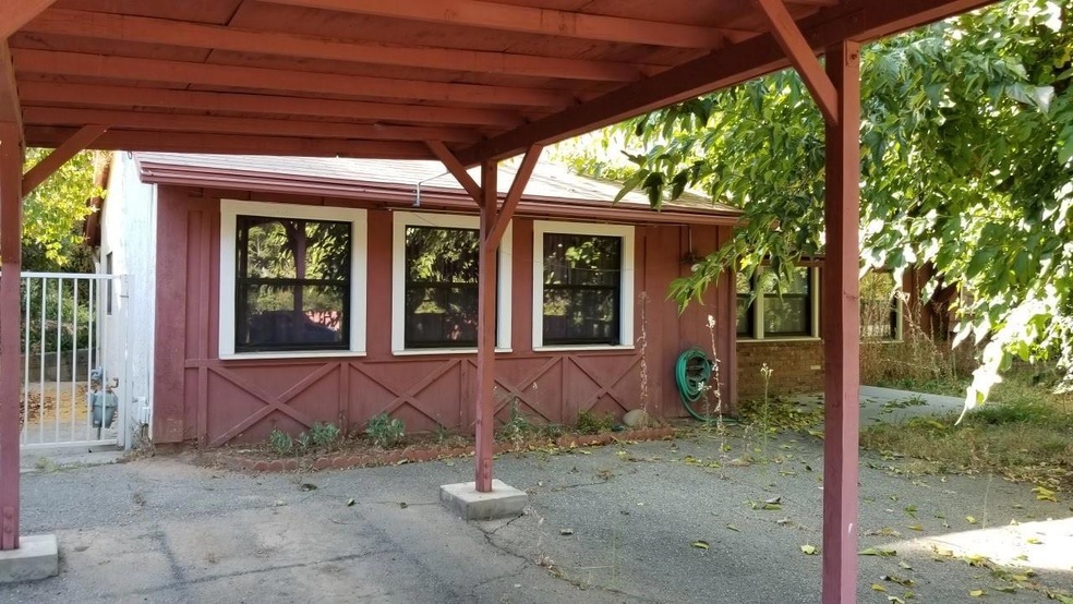 1545 Loma Front