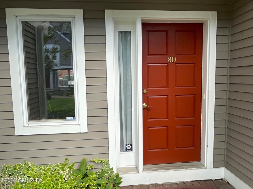 453 E Putnam Ave unit 3D, Cos Cob, CT 06807 - photo 1