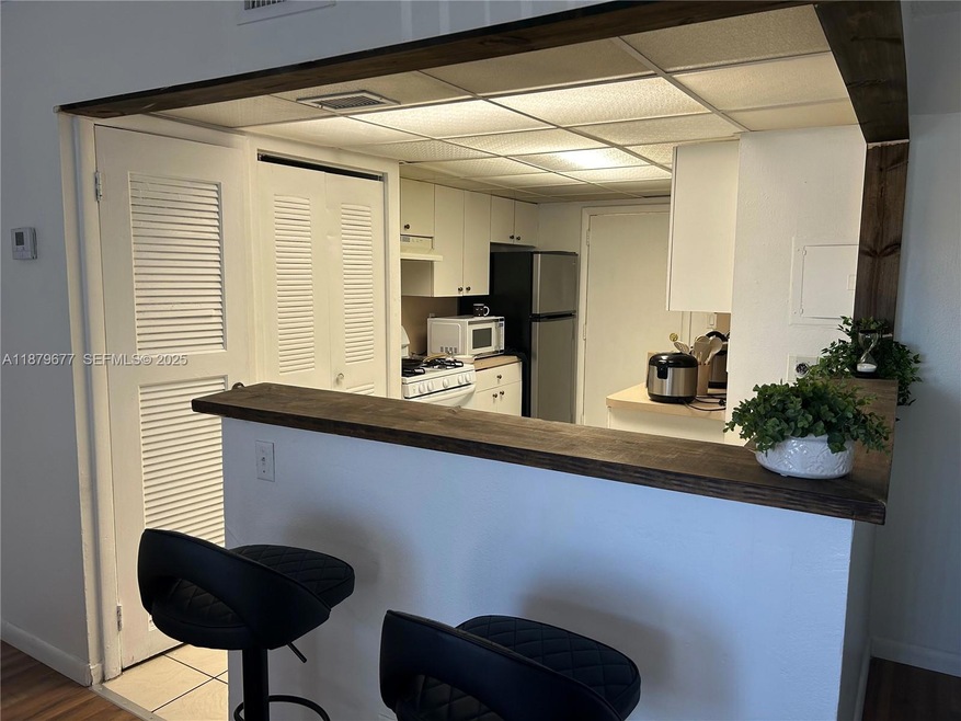 17901 NW 68th Ave unit R209, Hialeah, FL 33015 - photo 1