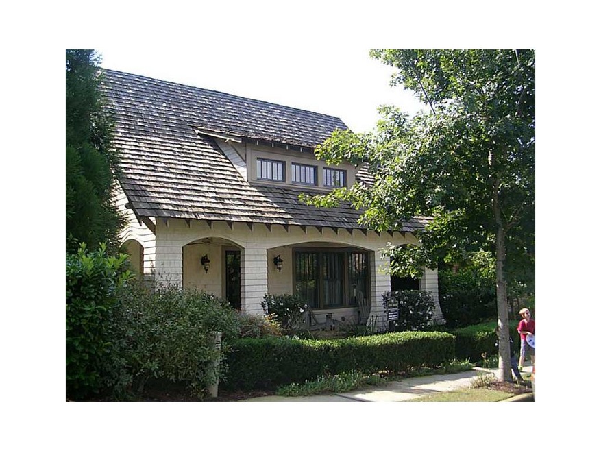 Exterior Front. Vickery - Classic Bungalow