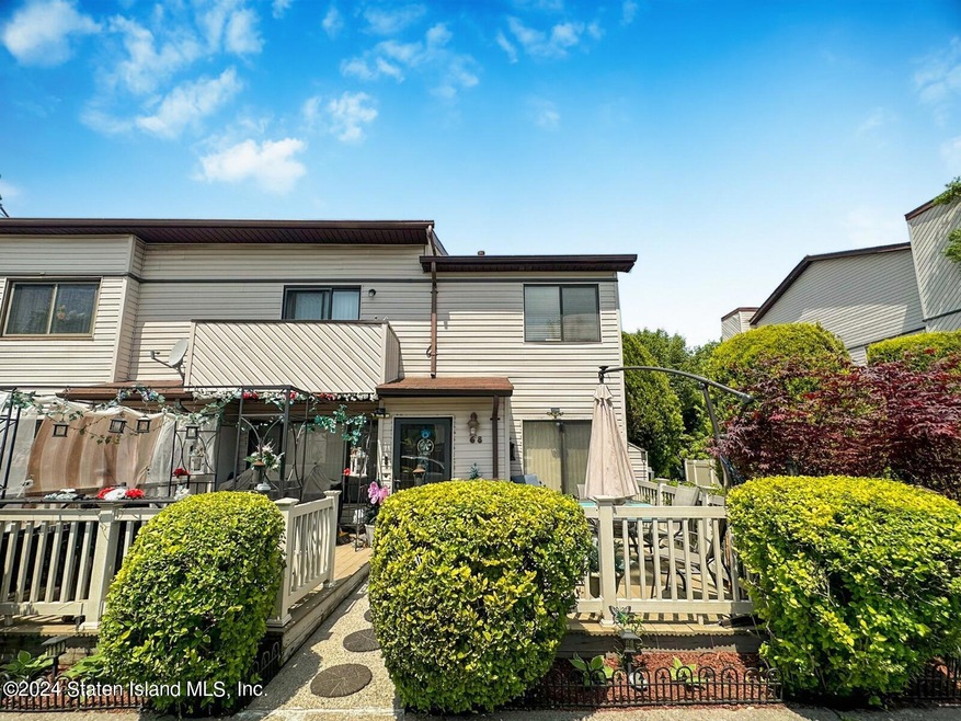 68 Selvin Loop unit 146, Staten Island, NY 10303 - photo 1