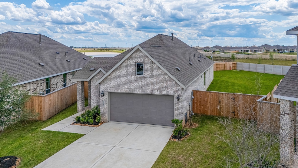 Wellcome home to this great home with 3, bedrooms,