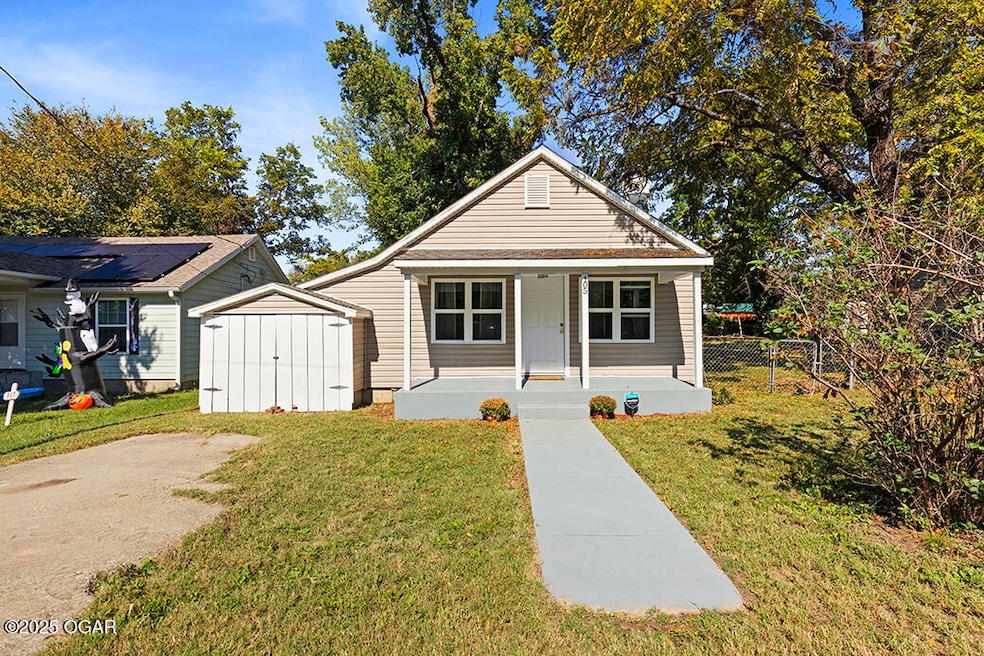 105 E 3rd St, Diamond, MO 64840 - photo 1