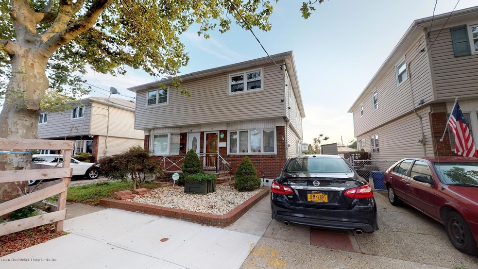 132-Dongan-Hill-Avenue-08052019_083028