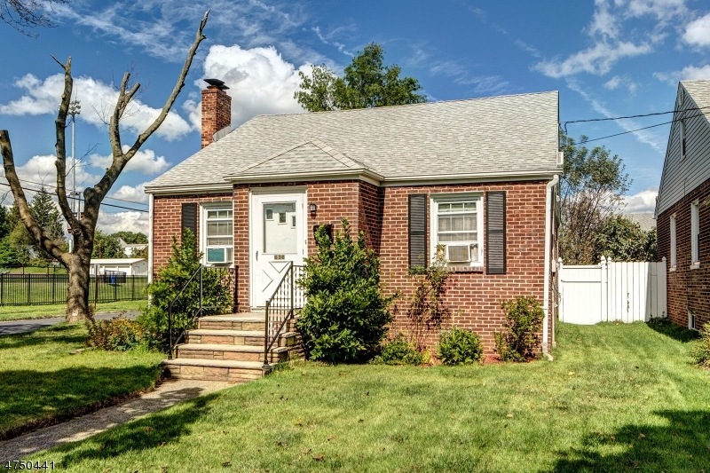 636 Laurita St, Linden, NJ 07036 - photo 1