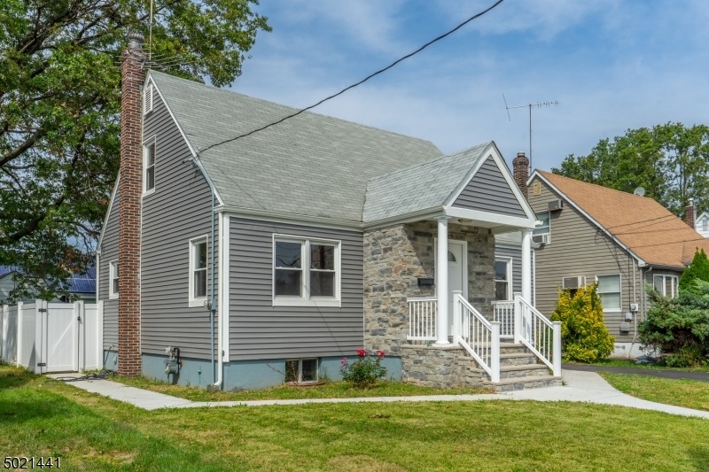 27 Linden St, Carteret, NJ 07008 - photo 1