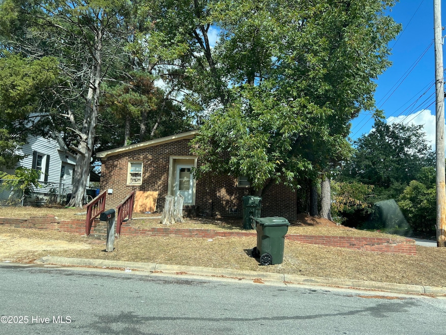 711 Woodrow St S, Wilson, NC 27893 - photo 1