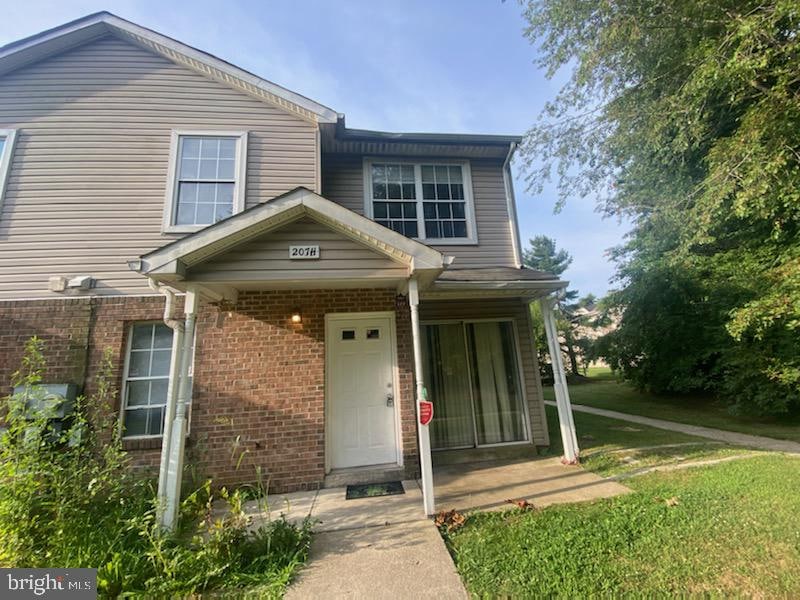 207 Highland Blvd, New Castle, DE 19720 - photo 1